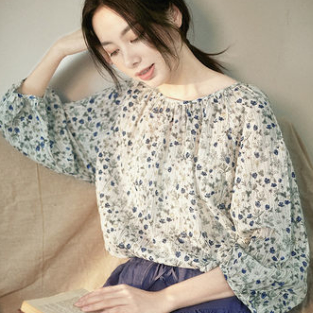 トップス シャツ Tシャツ レディース パフスリーブ 九分袖 ラウンドネック プルオーバー 襟なし 長袖 セクシー かわいい 大人可愛い きれいめ 大人 おしゃれ お洒落 大人女子 こなれ感 上品 エ